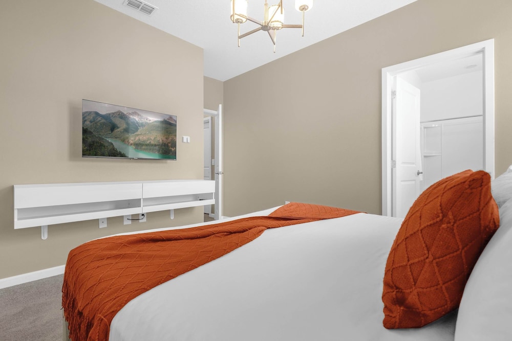 Upstay: Themed Family Home w Pool & Games Room