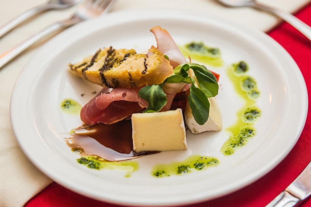 Valmeinier Vacations - Hotel L'Aigle - Property Image 9