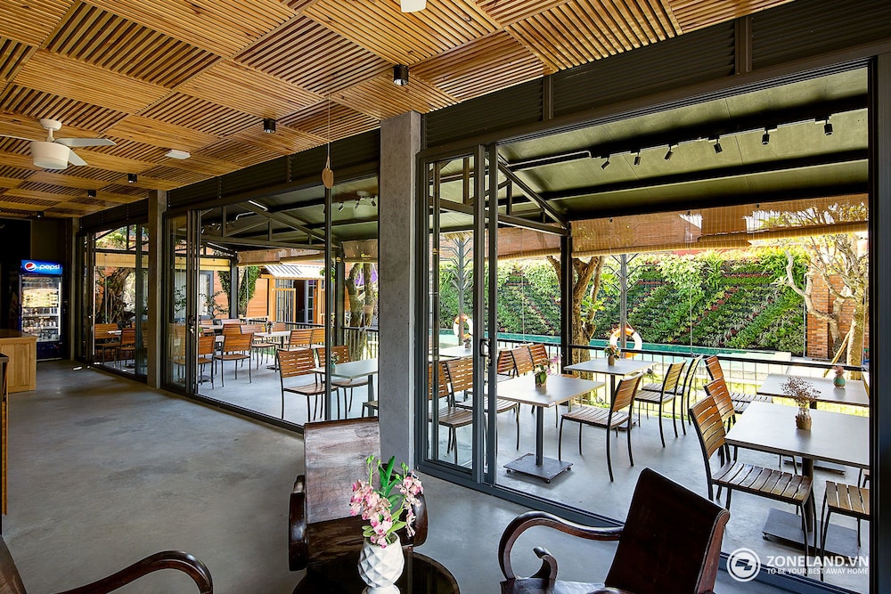 Zoneland Apartments - Tropical Forest Mountain View - Hostel