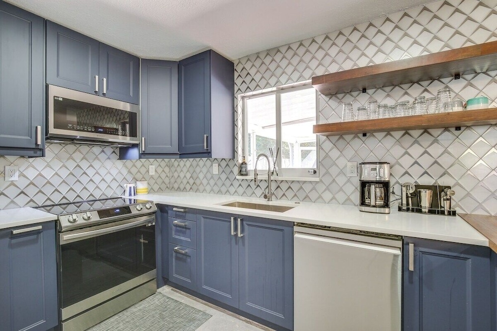 Oakland Park Oasis Heated Pool & Private Patio