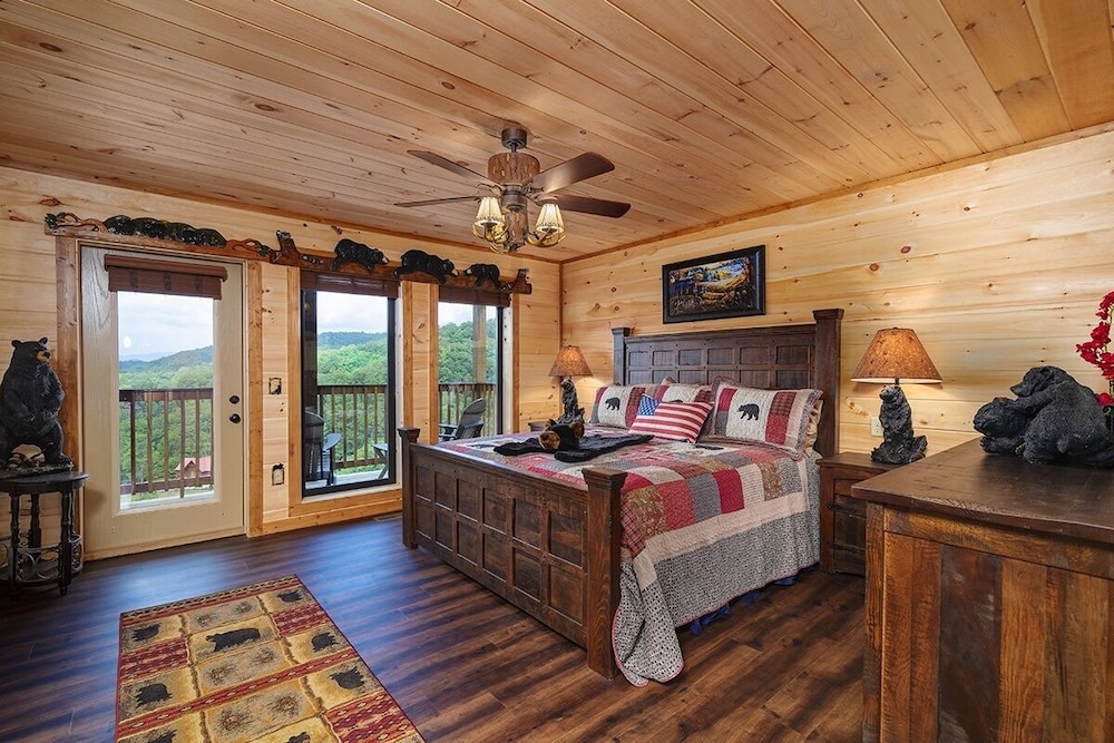 Bearadise - 5 Bedrooms, 5 Baths, Sleeps 20 5 Cabin by RedAwning view 3