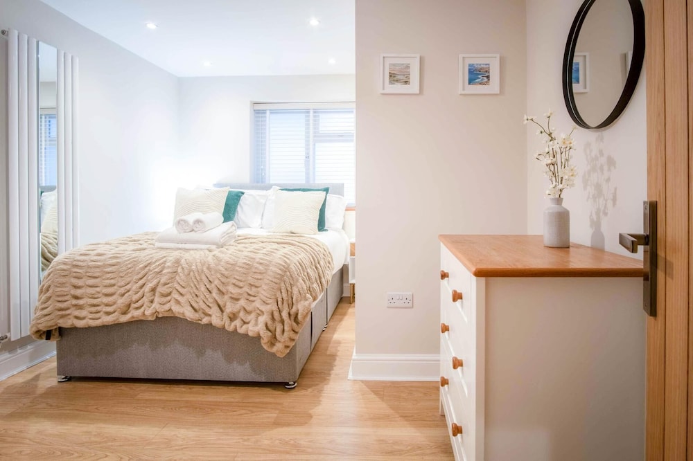 Seascape Retreat - 3 Bedroom Flat - Porthcawl