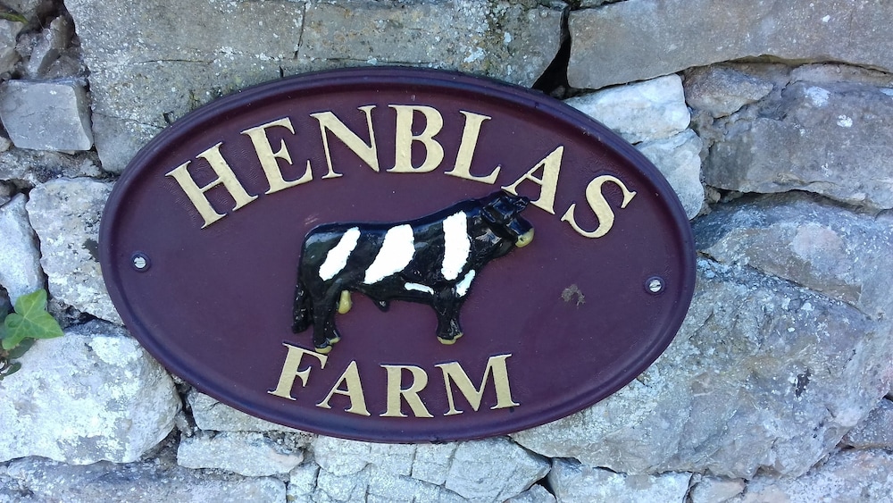 Henblas Holiday Cottage view 5
