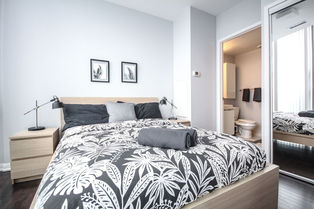 Sarkar Suites - Entertainment District - Image 2