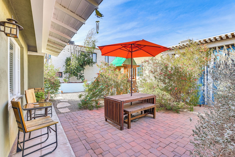 1 Mi to Dtwn: Updated Guesthouse in Phoenix!