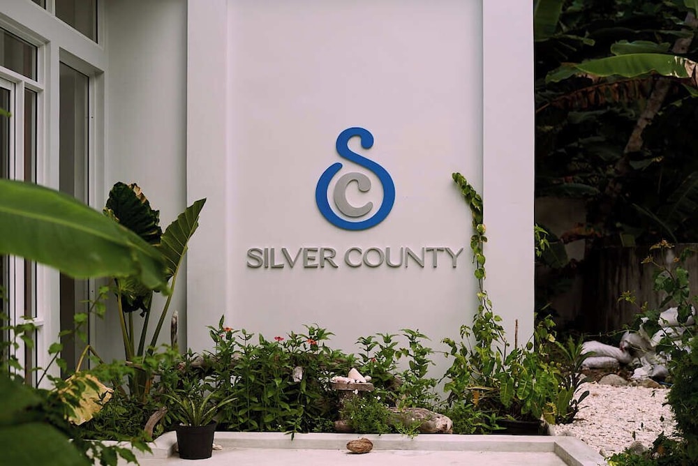 Silver County Fuvahmulah photo 4