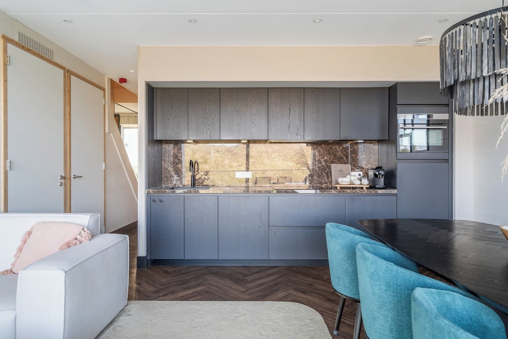 Lavish Apartment With Private Sauna