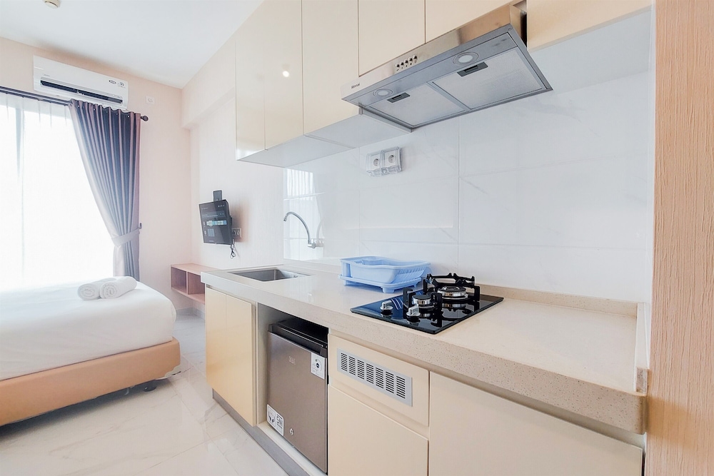 Well Furnished And Nice Studio Sky House Bsd Apartment