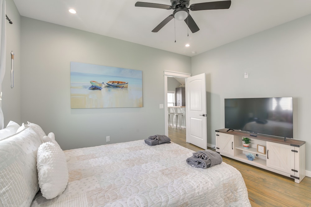Deck & Patio: Recently Built Bolivar Peninsula Gem