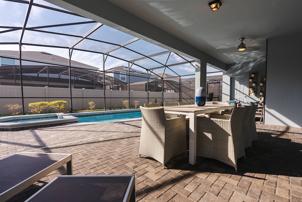 New Home Luxury 8 Bedrooms At Windsor Island
