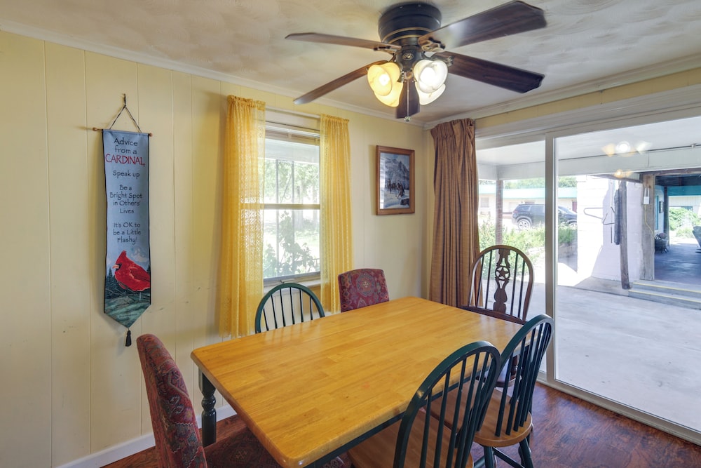 Hike From Your Door! Pet-friendly Whitney Home