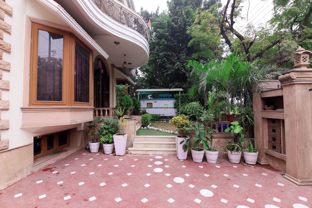 Hotel Ashray Noida