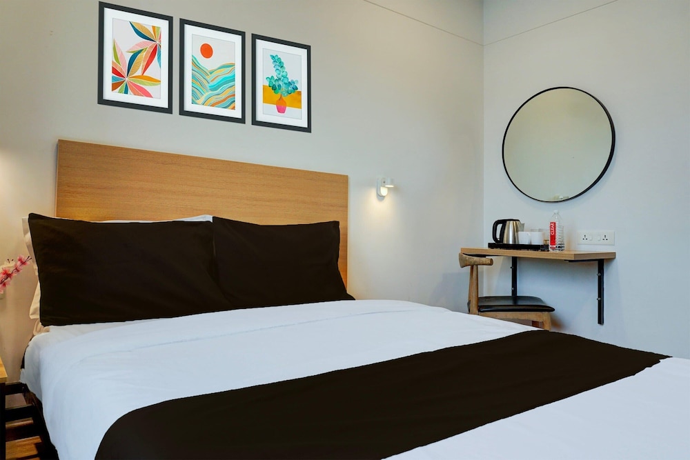 Cozy Deluxe Stays at Balewadi Pune
