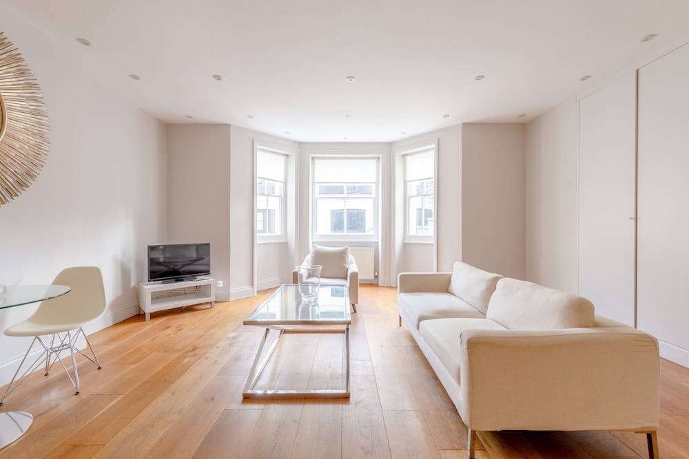Central 2 Bedroom Flat Near Hyde Park