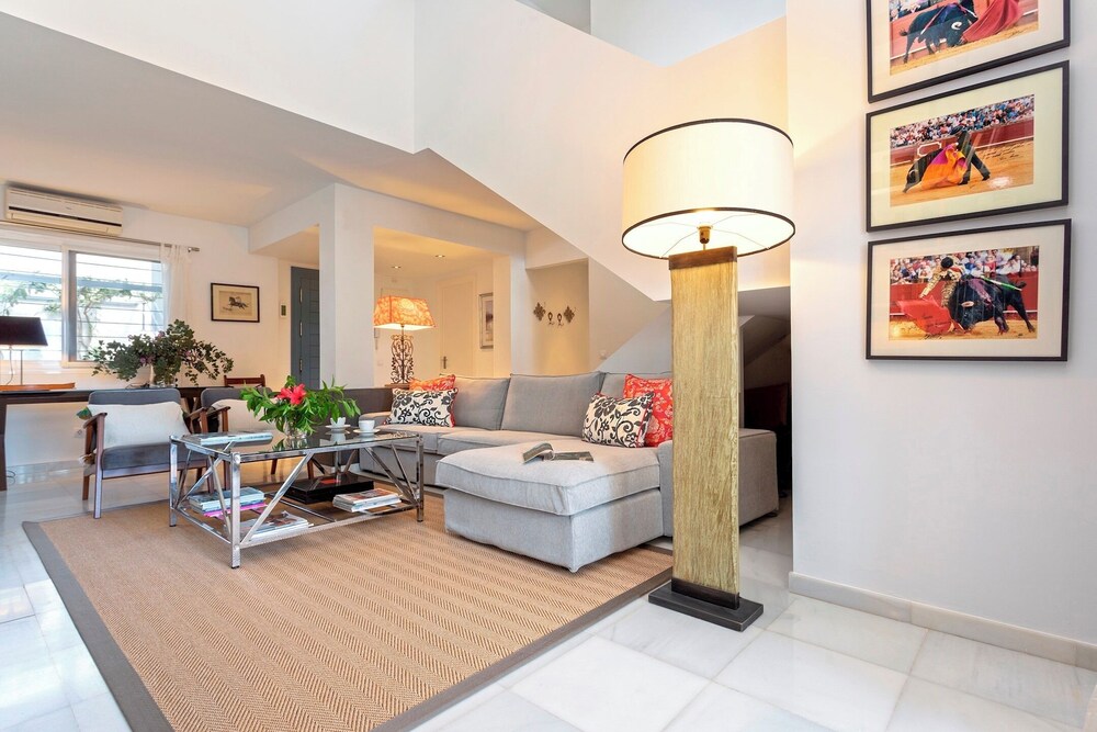 Elegant Duplex House - Aloha Golf