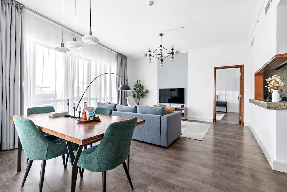 Silkhaus High Floor in Southridge Modern Tower