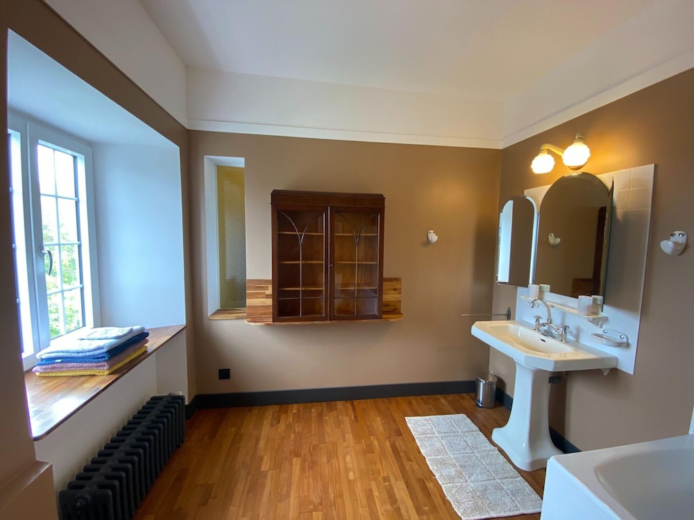 Comfortable Apartment in the Elegant Manor House