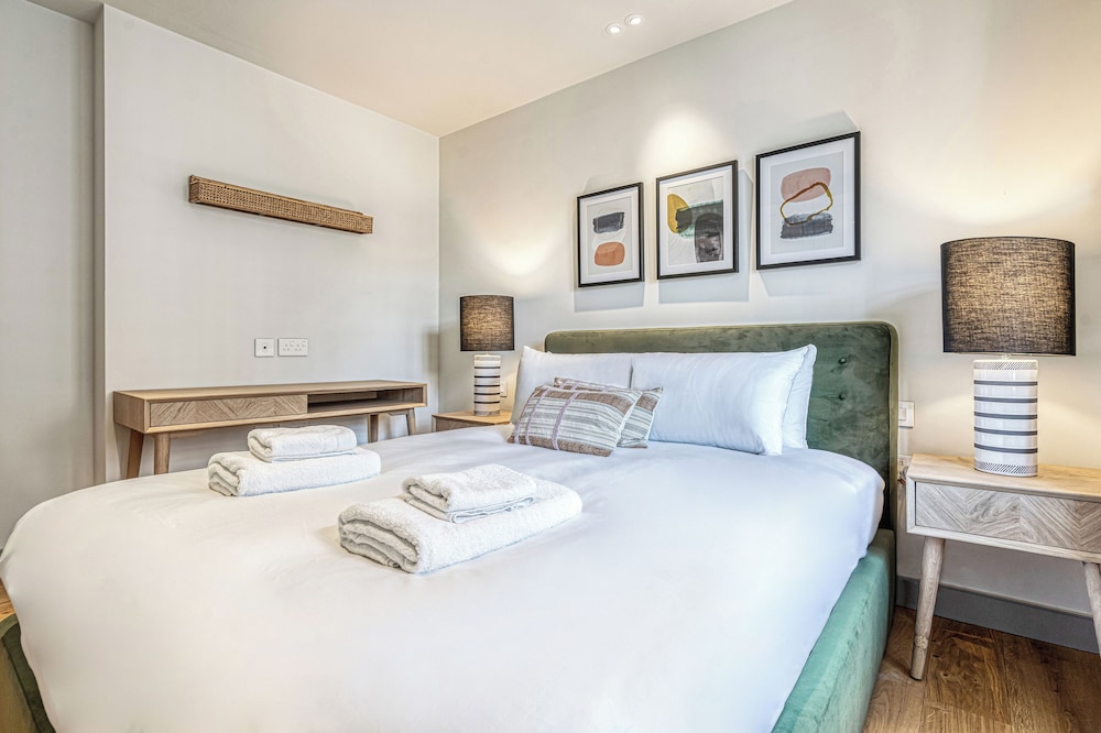 Luxury flats near Big Ben and London Eye