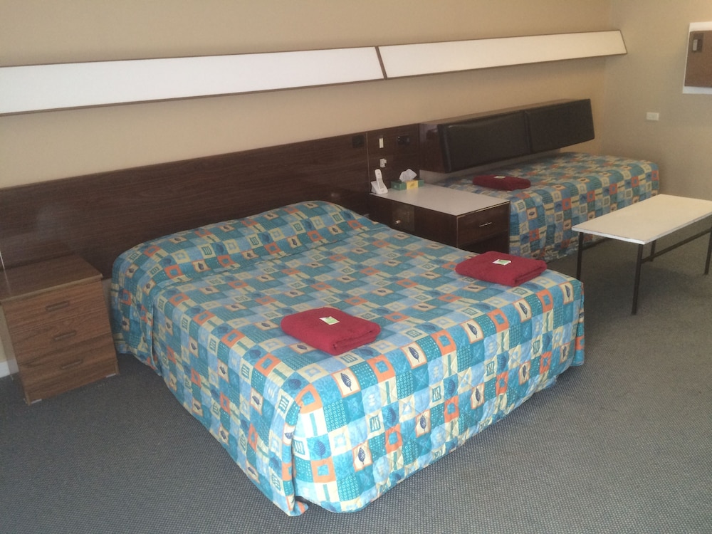 City Beach Motel
