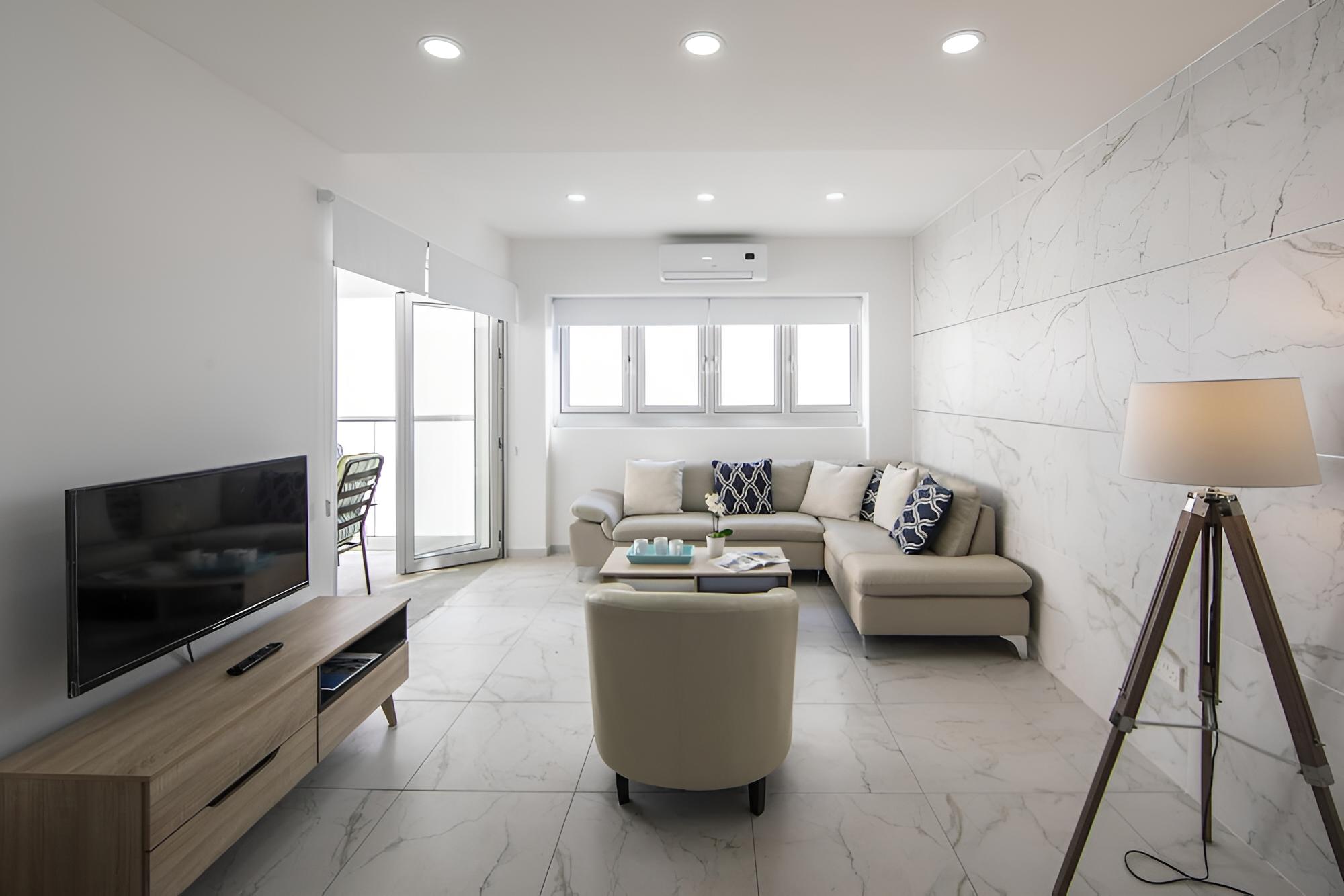 Larnaca Finikoudes Suite 405
