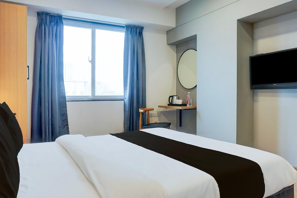 Cozy Deluxe Stays at Balewadi Pune