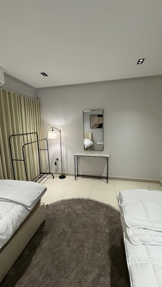 OrbitNet Suites Al Ulaya