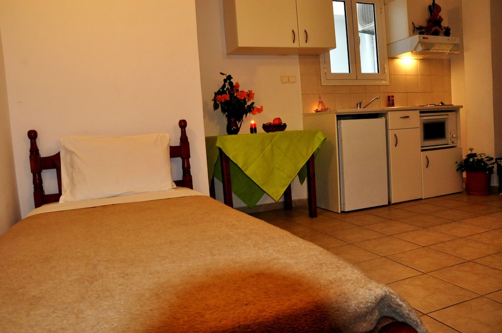 Haris Apartments