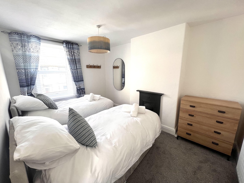 Seaside Haven at Willowdene Cottage view 5