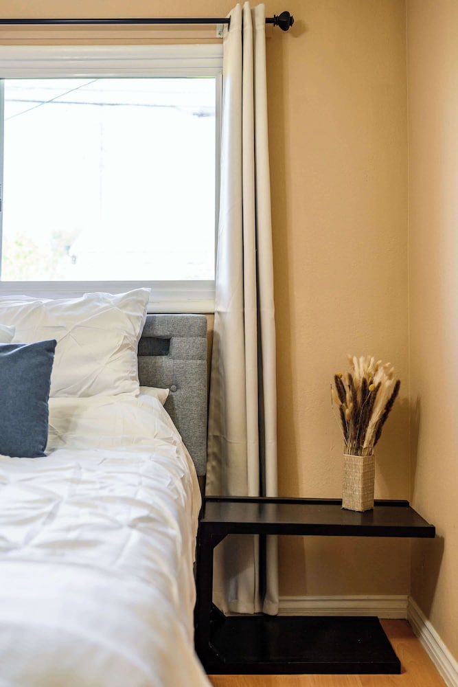 Cozy Getaway Bright, Clean & Fully Equipped