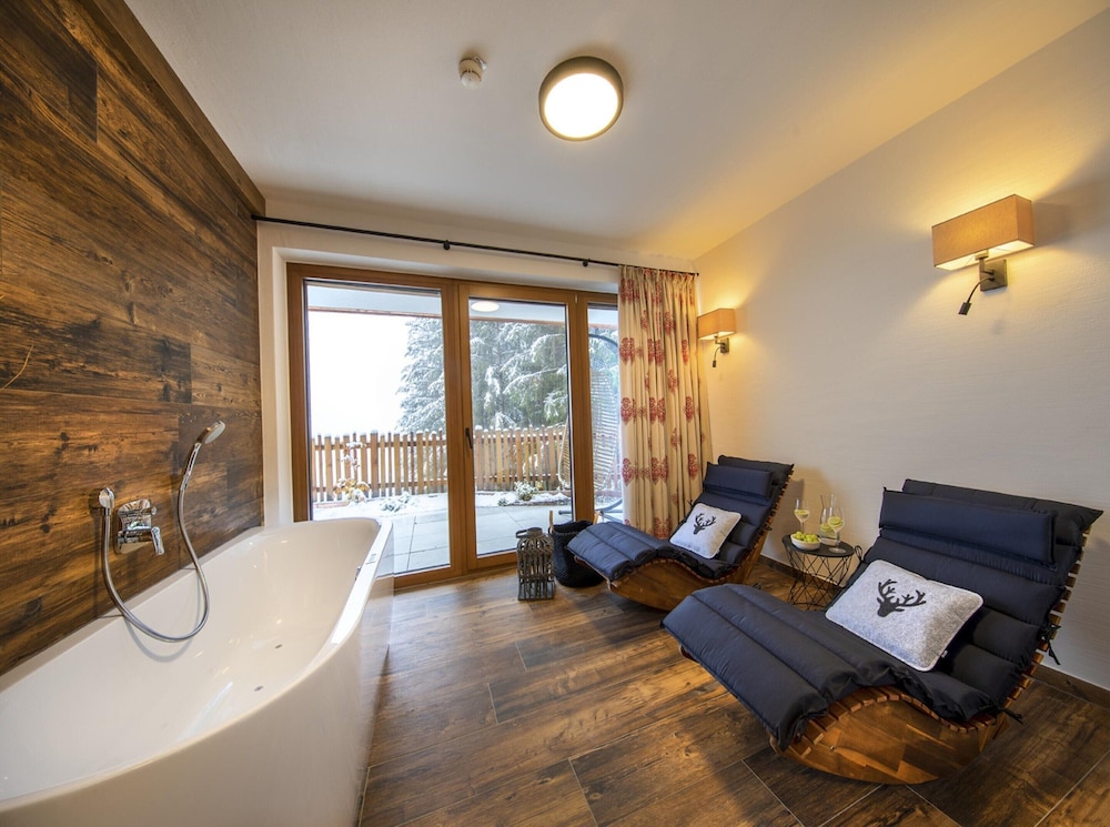 Chalet in Neukirchen Near Wildkogel Ski Slope
