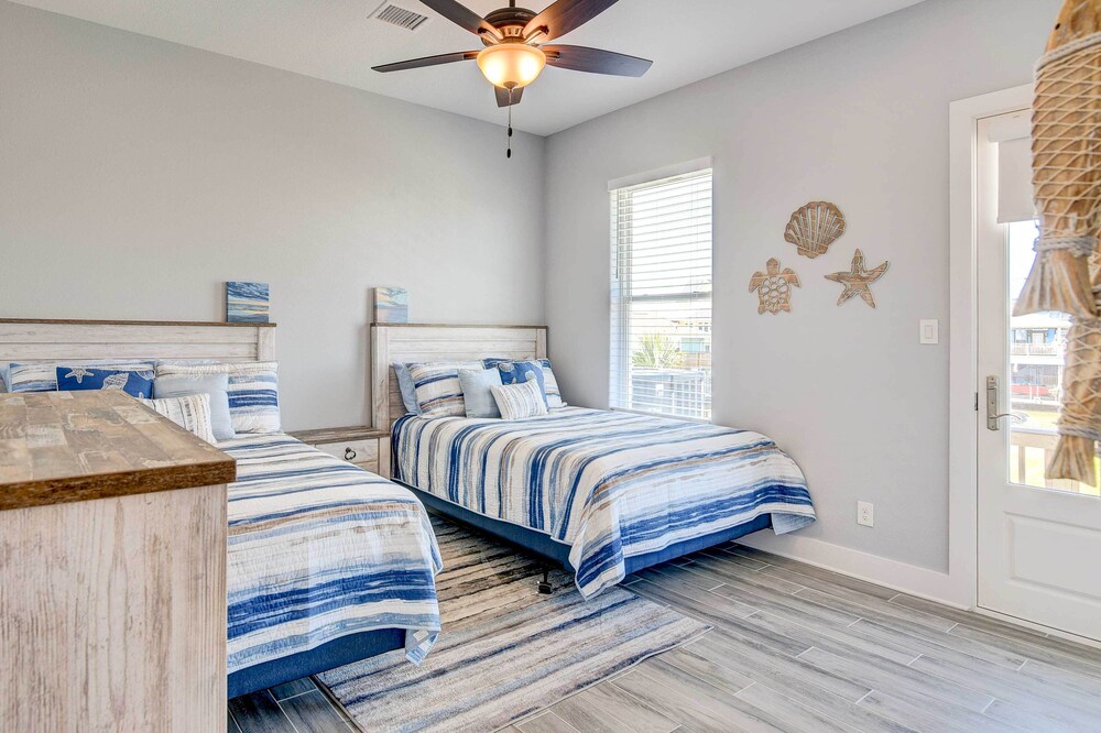 Private Dock & Patio: Waterfront Galveston Retreat view 5