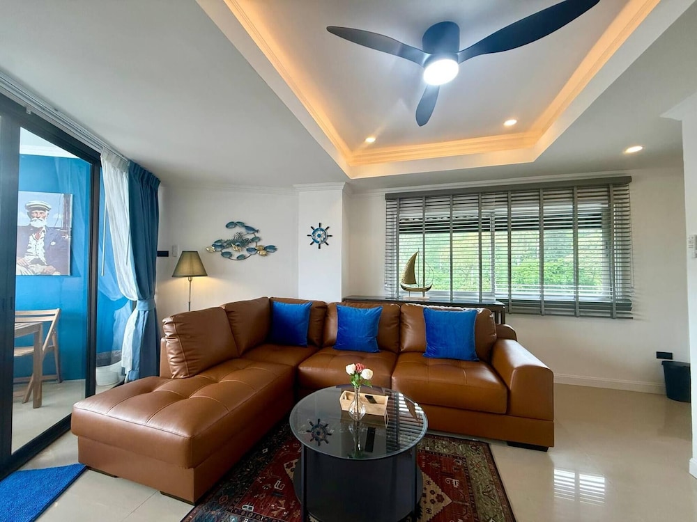 Palace - Spacious 1 Bedroom Condo With Shared Pool