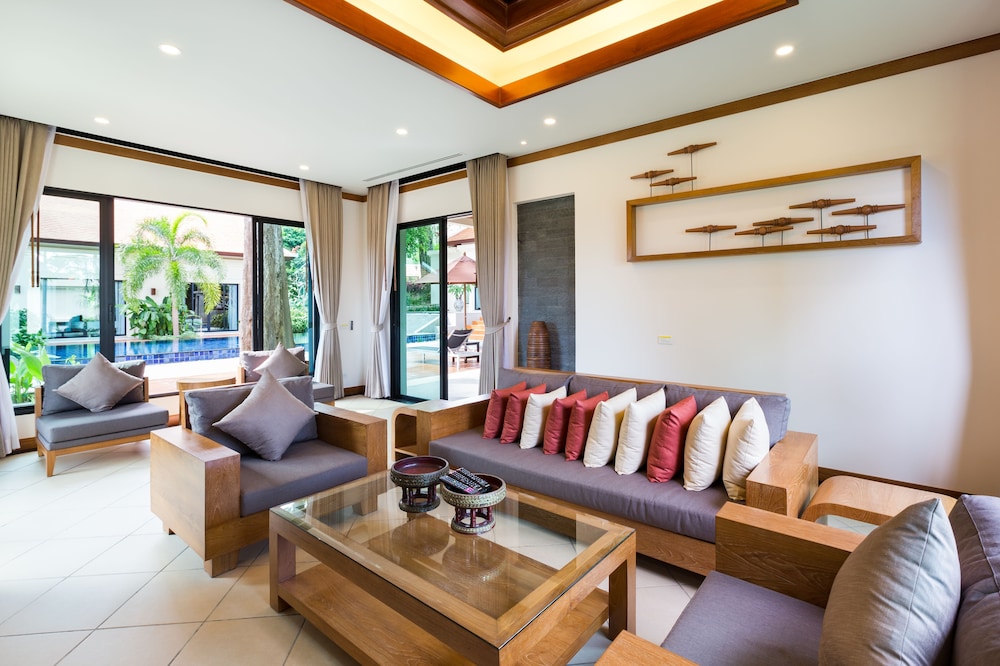 Nai Harn Baan-Bua Villas