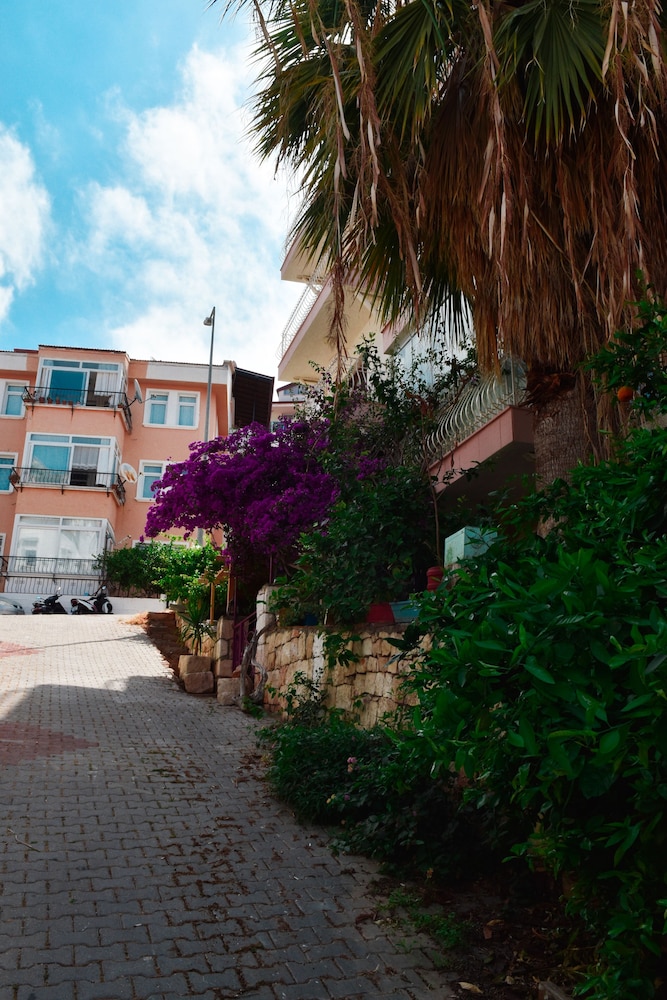 Smyrna Pansiyon - Image 95