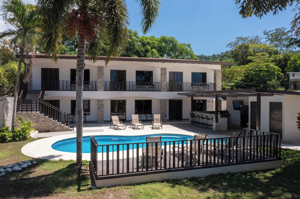 Hotel Green - Image 1