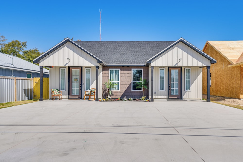 2 Mi to Gulf: Home w/ Sauna, Garden in Panama City