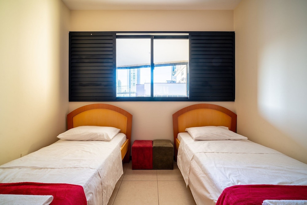 Sea View Apartm. 130m From the Beach in BC Esa901