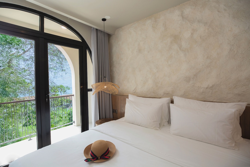 Kaiarasa Villas and Suite