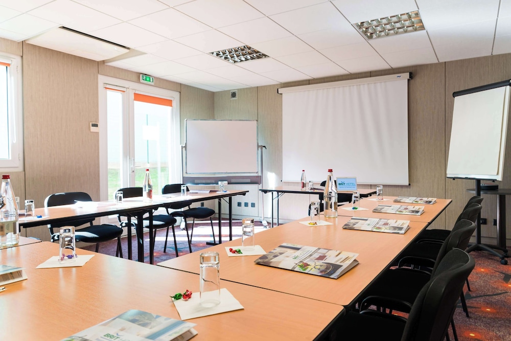 Saint-Herblain Vacations - Brit Hotel Nantes St Herblain - Le Kerann - Property Image 30