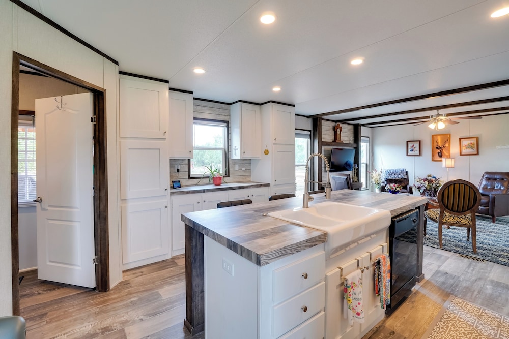 Peaceful Countryside Home w/ Yard in Hawley