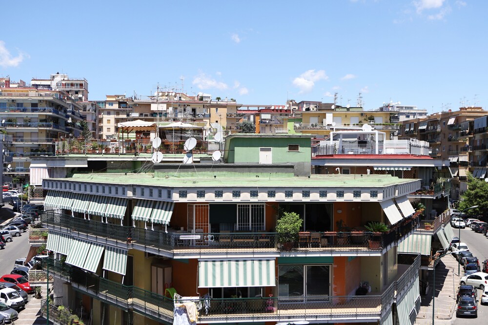 Appartamento Con Terrazzo A Capodimonte