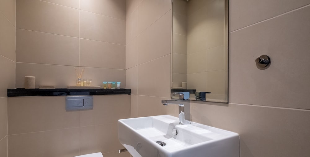LUX The Silverene Marina View Suite 4
