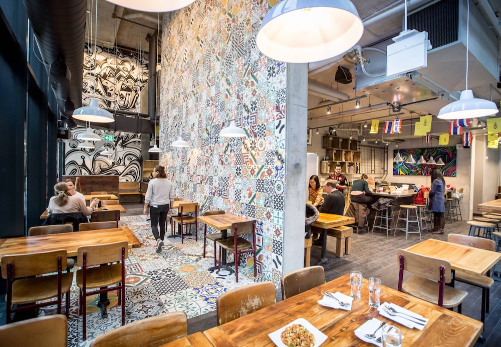 Iceboat Terrace-Downtown-Ent District
