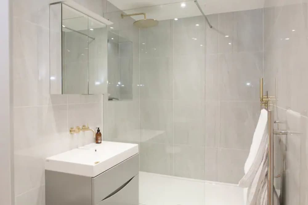 Shoreditch - Immaculate 2 Bedrooms Flat For 6