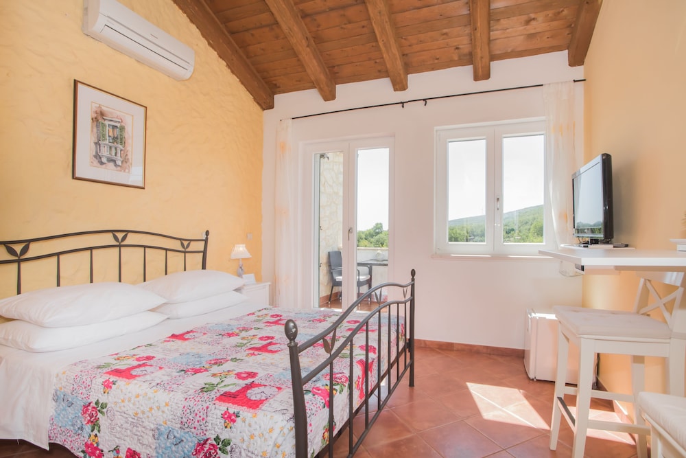 Kalpić Suites & Villa