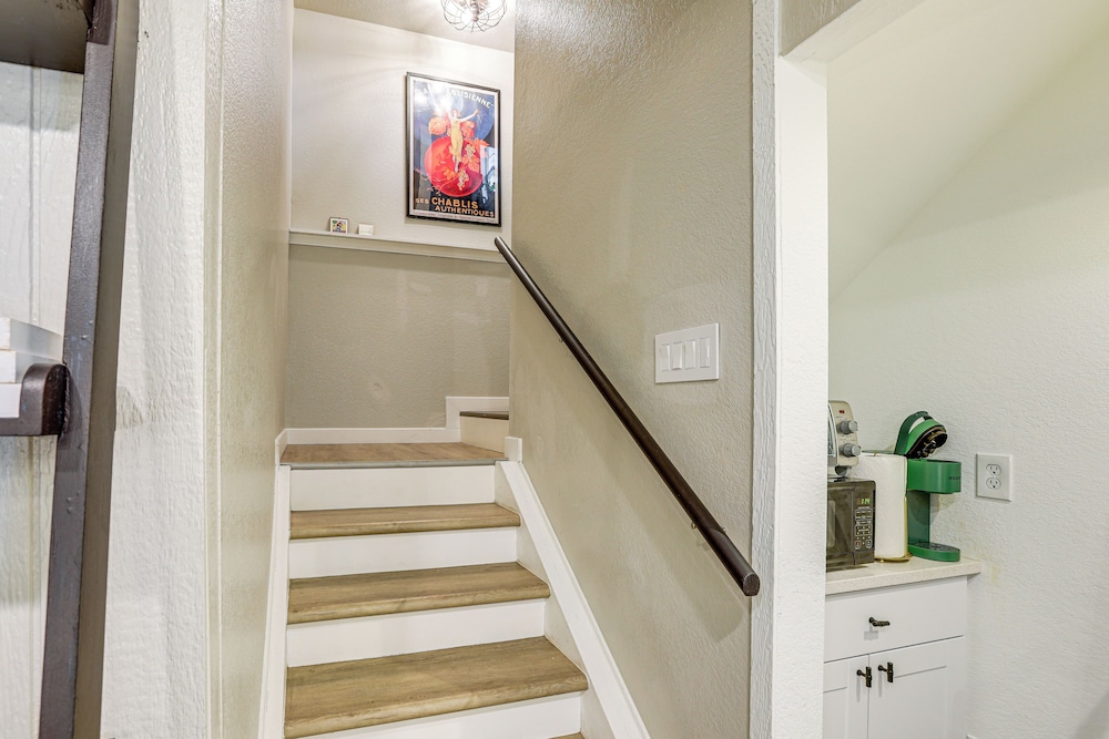 Walk to Empower Field & Sloan Lake: Charming Apt!