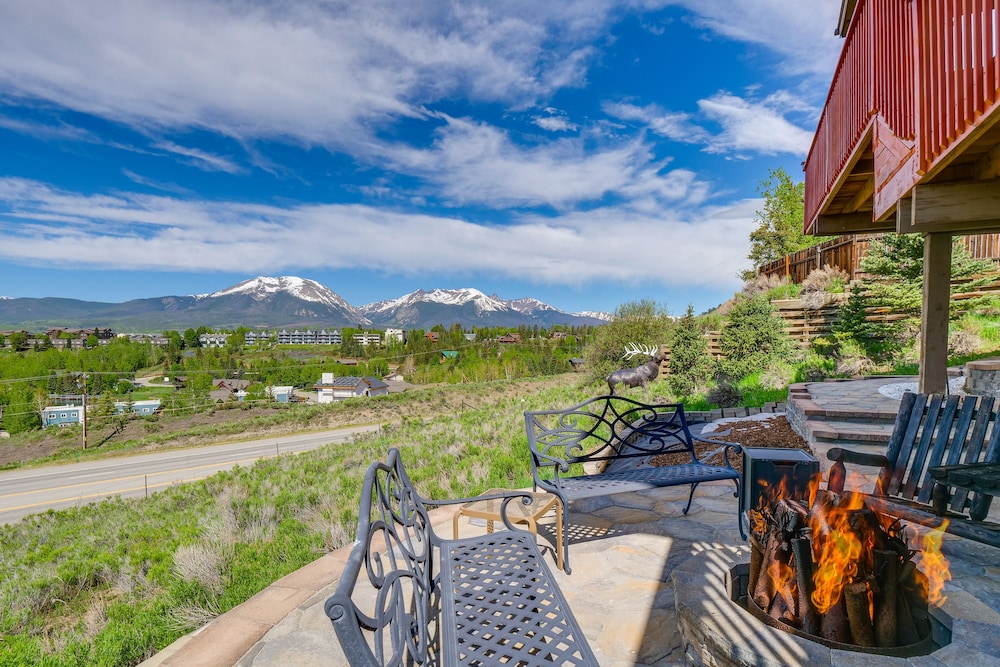 Hot Tub & Views: Summit County Ski Getaway! view 3