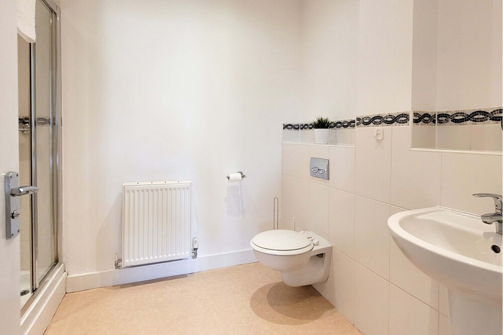 Last Minute Deals 4BR House of Four Chimneys