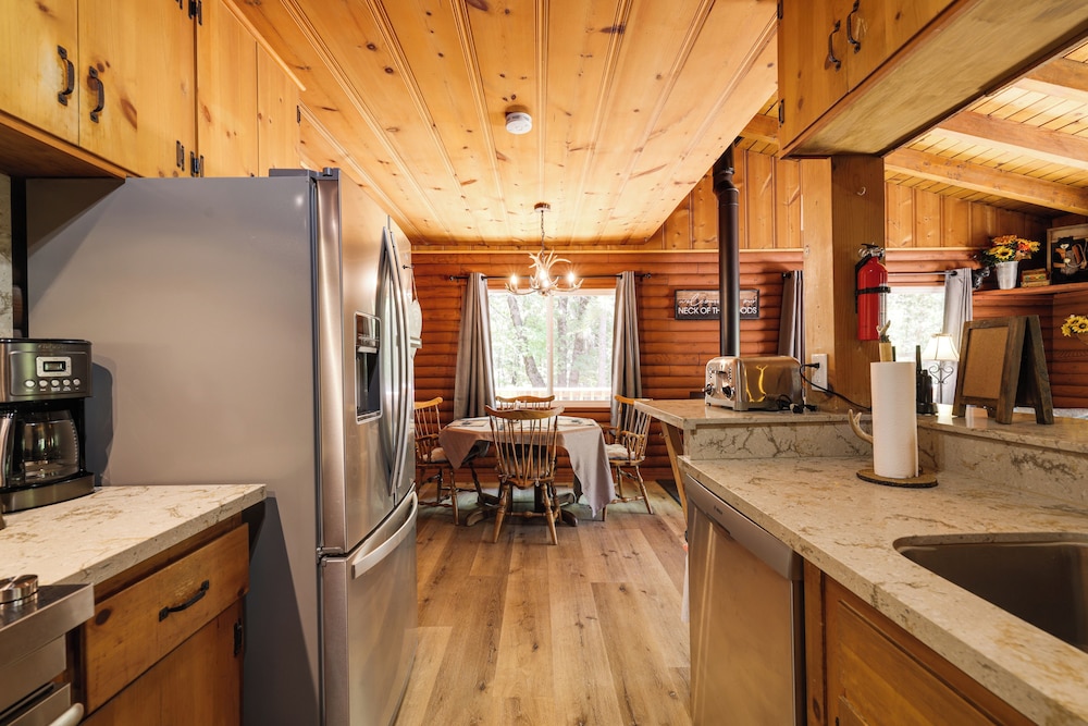 Community Lake Access: Peaceful Cabin in Sonora!