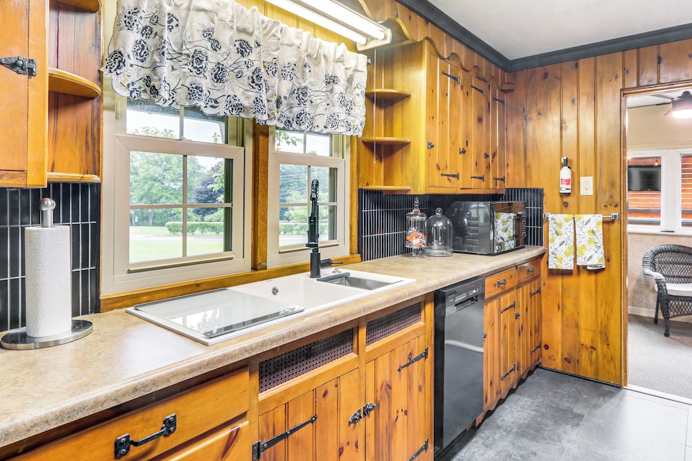 < 1 Mi to Raystown Lake: Family-friendly Cottage!